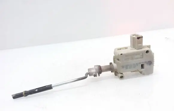 Fuel tank cap lock motor