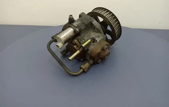 Toyota Avensis Verso Fuel injection high pressure pump 221000G010