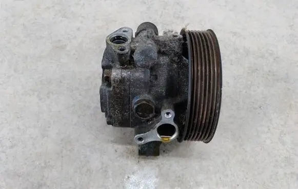Honda CR-V Power steering pump 