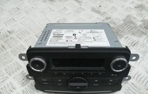 Dacia Logan II Radio/CD/DVD/GPS head unit 281152368R 601AJ8K0201