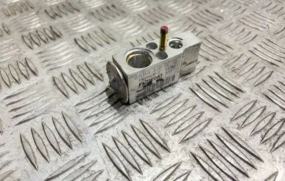 Air conditioning (A/C) expansion valve