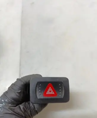 Volkswagen Golf IV Hazard light switch 1J0953235A 1J0959621B