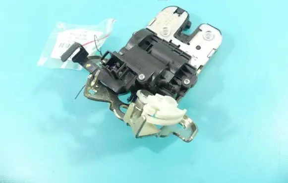 Skoda Octavia Mk3 (5E) Tailgate/trunk/boot lock/catch/latch 5E0827505 IMPRK1344757