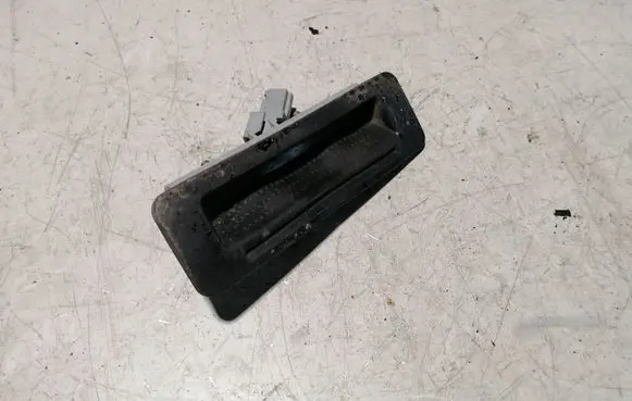 Opel Vectra C Tailgate opening switch 13107621