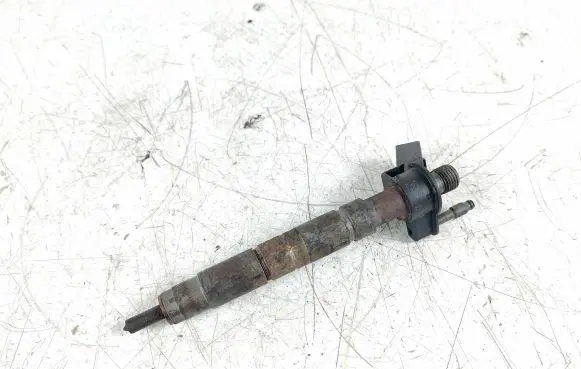 BMW X5 F15 Fuel injector 7823461