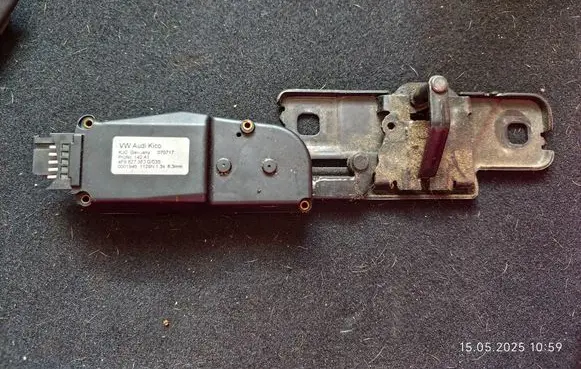 Skoda Superb B6 (3T) Tailgate/trunk/boot lift motor 4F9827383G 070717 0001945