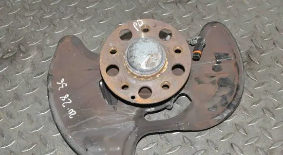 Front wheel hub