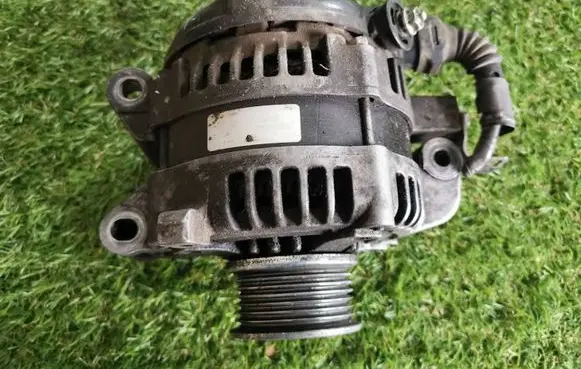 Toyota Avensis T250 Generator/alternator