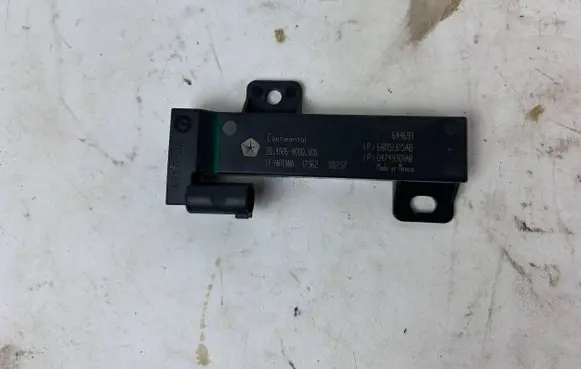 Dodge Durango III Aerial antenna amplifier 68051315AB 04749301AB 73623025