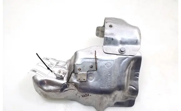 Toyota RAV 4 (XA40) Other engine bay part 17167WA020