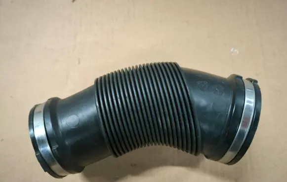Audi Q5 SQ5 Turbo air intake inlet pipe/hose 059129629D