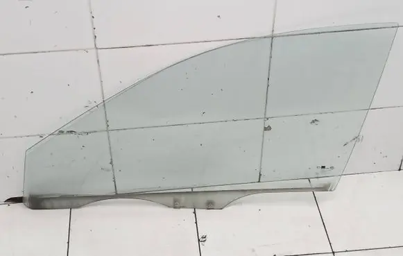 KIA Rio Front door window glass four-door As2