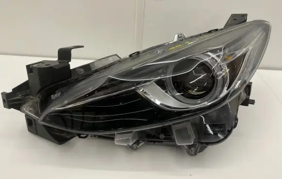Mazda 3 III Headlight/headlamp BHB351040 0977132800 201503241321