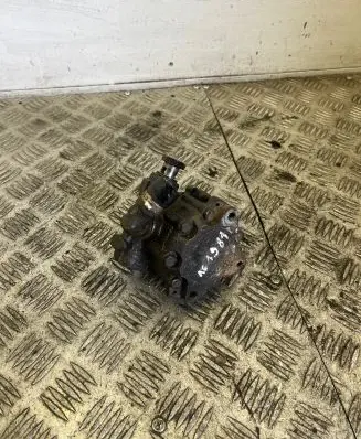 Audi A6 S6 C5 4B Power steering pump