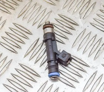 Opel Mokka X Fuel injector 0280158205