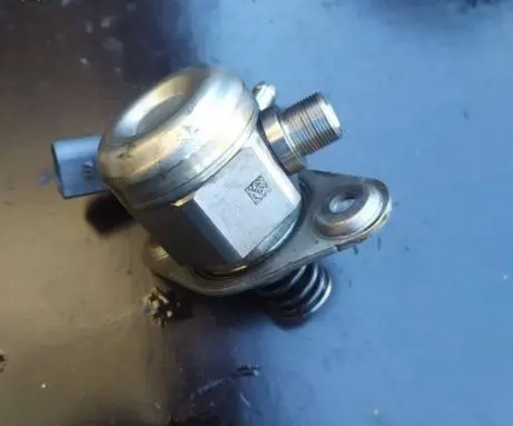 Mercedes-Benz CLA C117 X117 W117 Mechanical fuel pump 1330700001