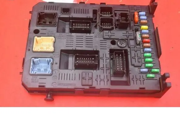 Peugeot 308 Fuse box set 9664059080