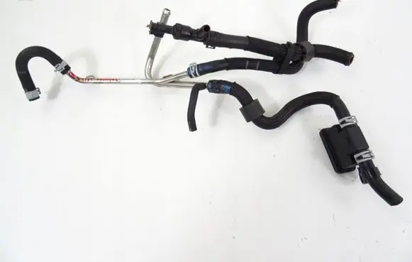 Audi Q3 8U Fuel line/pipe/hose 7N0130307D 04L919565