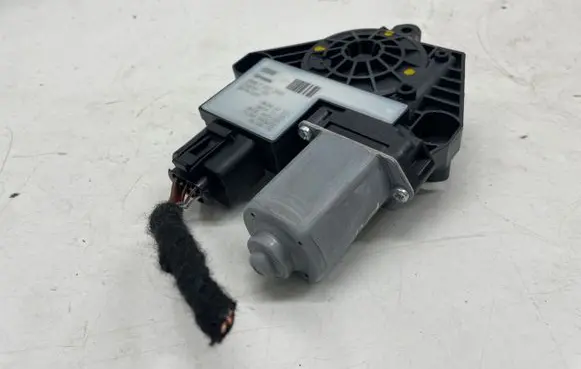 BMW X4M F98 Front door window regulator motor 7457249
