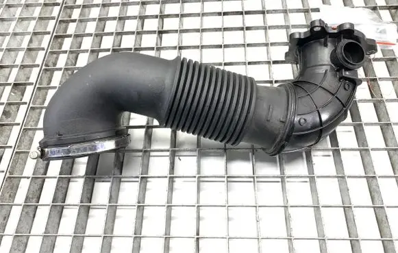 Jaguar E-Pace Air intake hose/pipe GJ329F876AB