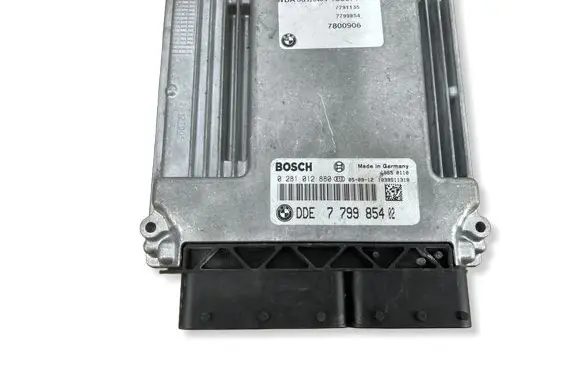 BMW 1 E81 E87 Engine control unit/module 0281012880 7799854 81012880
