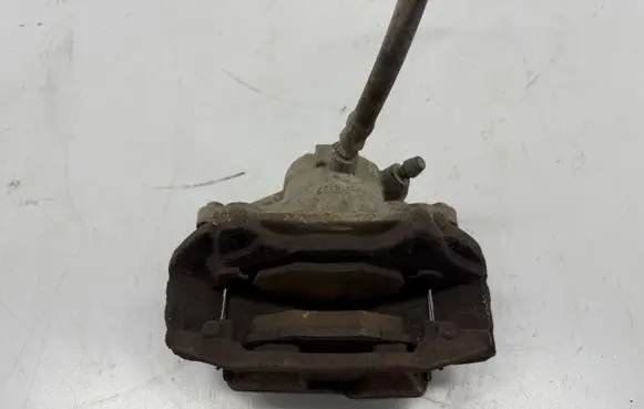 Mercedes-Benz E W211 Front brake caliper Z06028295