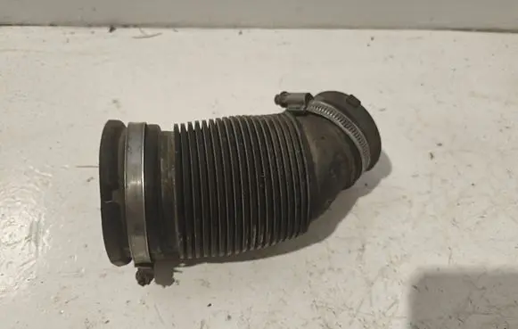 Opel Zafira B Air intake hose/pipe 55355563 329788454