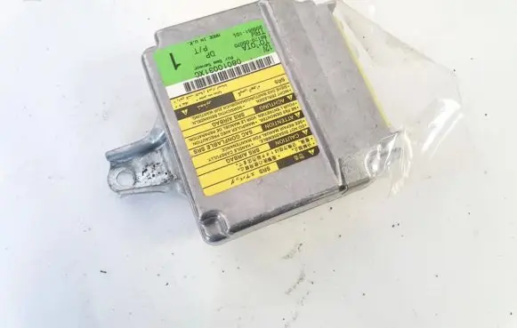 Toyota Avensis T220 Airbag control unit/module 8917005070 205951-101