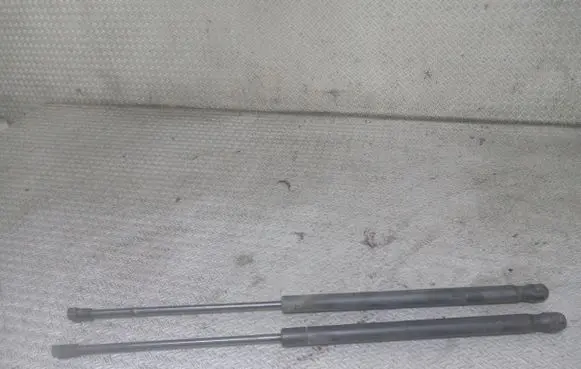 Seat Ibiza III (6L) Tailgate/trunk strut/damper 6L6827550B