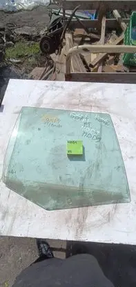 Volkswagen Golf IV Rear door window glass 1212123