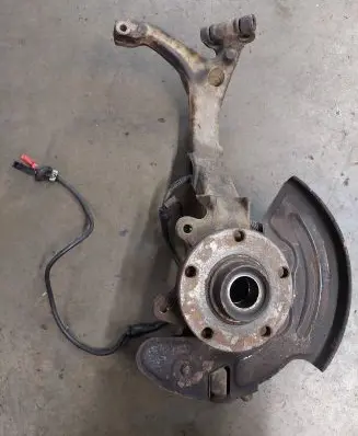 Volkswagen PASSAT B5.5 Front wheel hub spindle knuckle