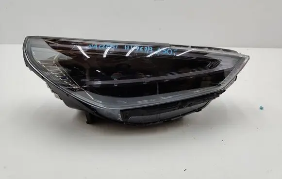 Hyundai i30 Headlight/headlamp 92102G4600