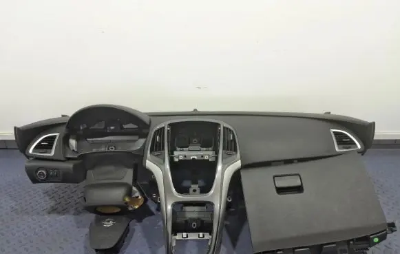 Opel Astra J Dashboard