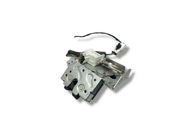 Ford Mondeo Mk III Tailgate/trunk/boot lock/catch/latch 3S71A43102AA