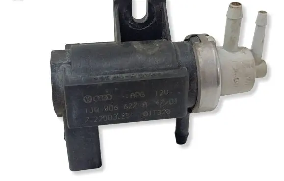 Volkswagen Golf IV Turbo solenoid valve 1J0906627A