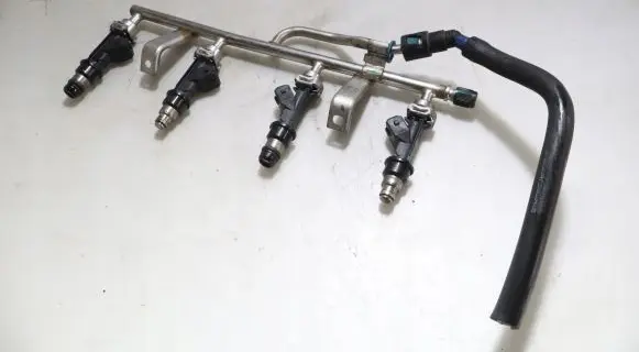 Opel Astra H Fuel main line pipe