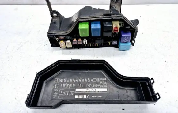 Lexus IS 200-300 Comfort/convenience module 8266253020