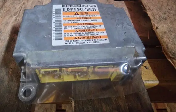 Suzuki Grand Vitara II Airbag control unit/module 3891065J30