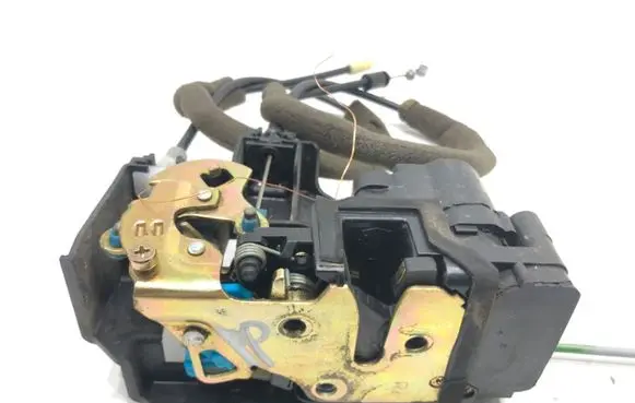 Chevrolet Epica Front door lock