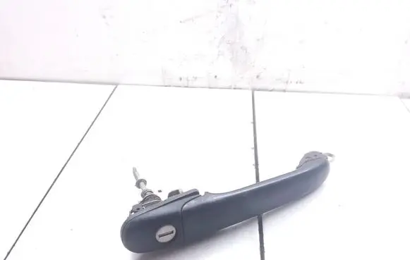 Volkswagen Polo III 6N 6N2 6NF Front door exterior handle