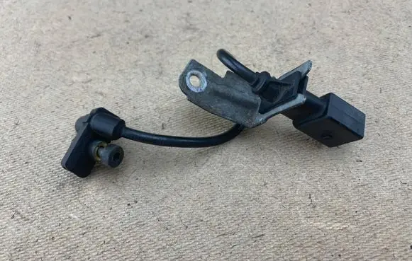 BMW 3 E90 E91 Crankshaft speed sensor 7809334 13627809334