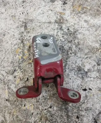 Toyota Avensis T250 Front door upper hinge