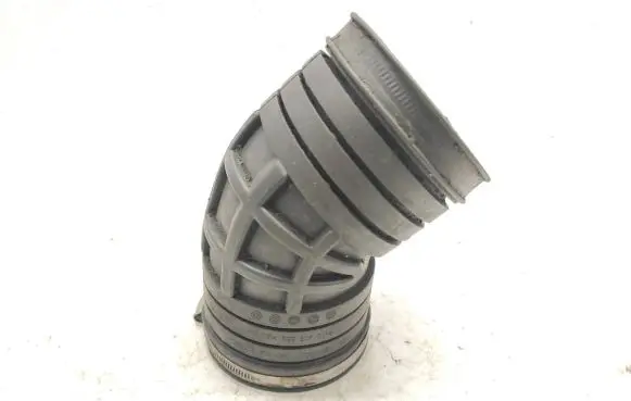 Audi A8 S8 D2 4D Air intake hose/pipe 057129627A 616558