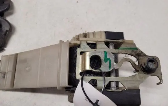 Opel Zafira A Front seatbelt 24417108