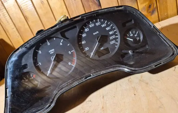 Opel Zafira A Speedometer (instrument cluster) 09228757