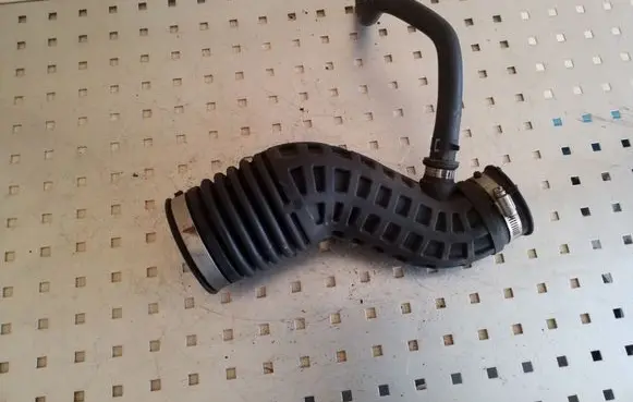 Nissan Qashqai+2 Turbo air intake inlet pipe/hose 1022314S01