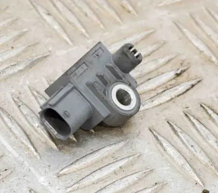 Hyundai Tucson TL Airbag deployment crash/impact sensor