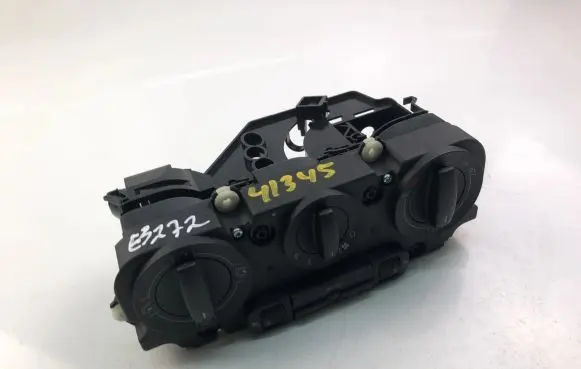 Volkswagen Jetta V Interior fan control switch 1K1820045