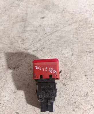 Nissan Micra Hazard light switch 1A660F8