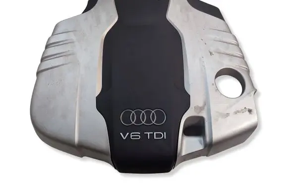 Audi Q7 4L Engine cover (trim) 